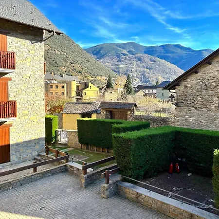 Amb Llar De Foc I Balco Amb Vistes De La Vall By Rural D'aneu *